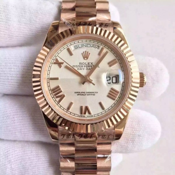 Replica Rolex Day-Date 40 228235 40MM KW Rose Gold Silver Quadrant Dial Swiss 3255